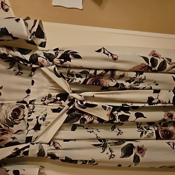 J for JUSTICE ... ROMPER WITH LONG BACK AND SIDES..1X...FLOWERED - Picture 10 of 16